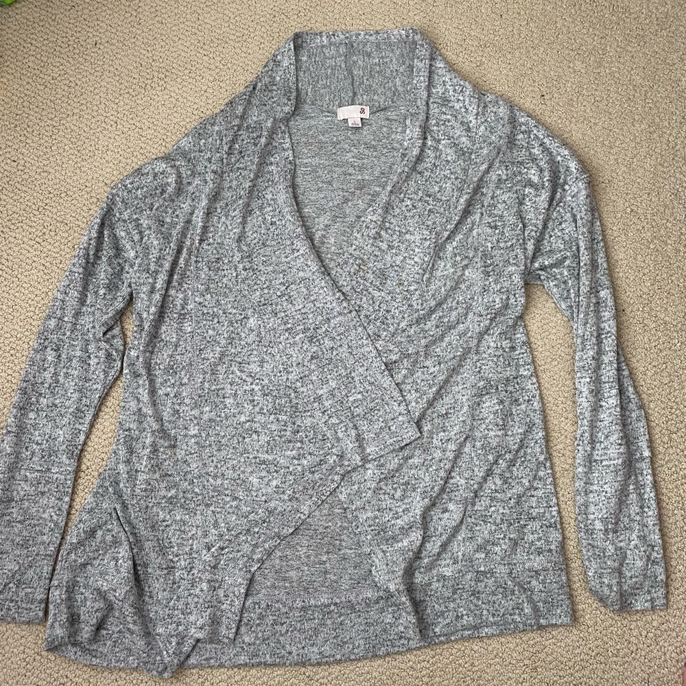 Cardigan: Brand:SO Color: Grey Size: Large